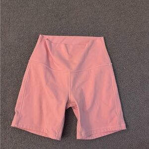Lululemon size 6 biker shorts 6in in color pinky peony